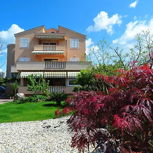 Elvira Apartmán